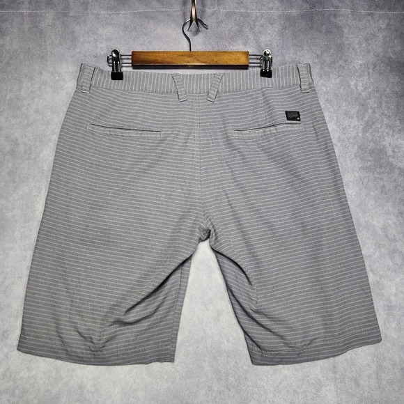 TravisMathew Other - TravisMathew Mens 34 Gray Striped Golf Shorts Performance Stretch 11 Inseam